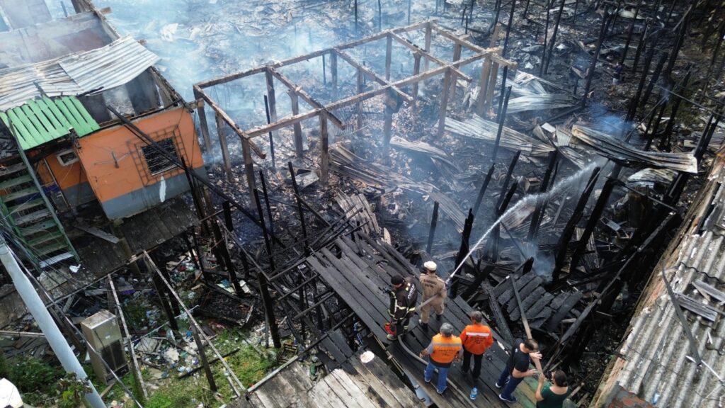 Governo do Amazonas monta operação de ajuda humanitária para atingidos por incêndio