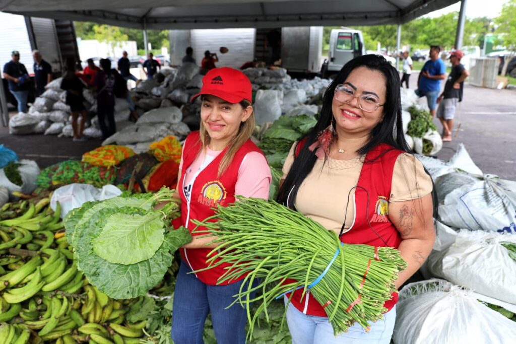 Em Manaus, Governo do Amazonas entrega mais de 35,6 toneladas de alimentos a instituições socioassistenciais