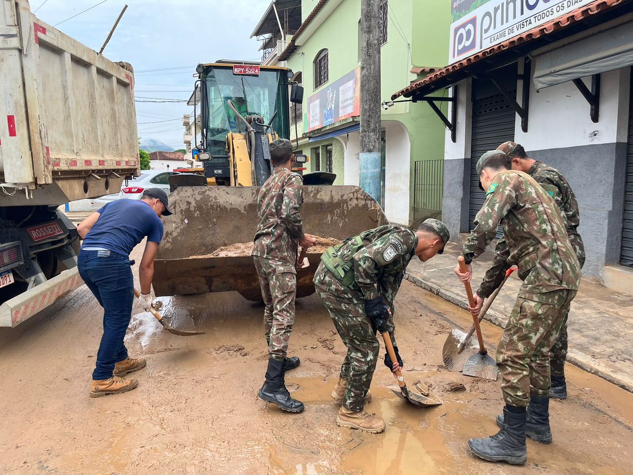 Exército apoia população atingida pelas chuvas no Espírito Santo