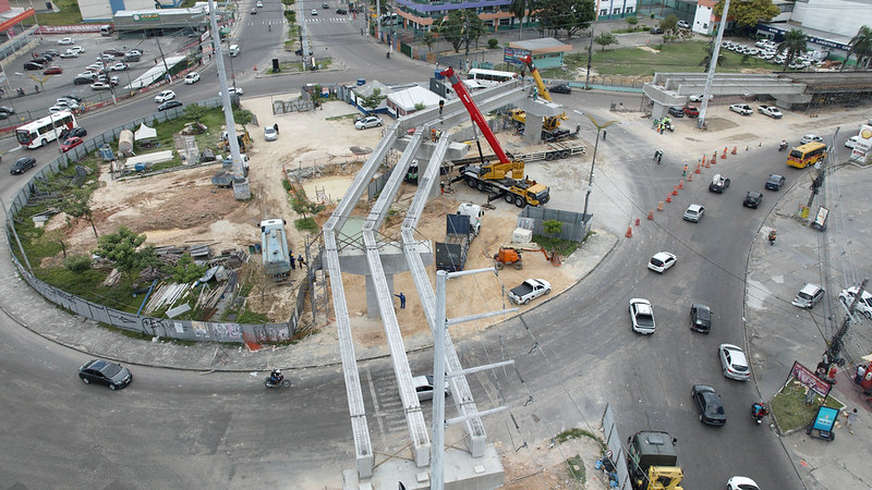 Prefeitura altera trânsito e transporte para avanço nas obras do viaduto Rei Pelé neste sábado