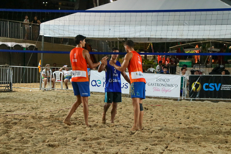 Com apoio da prefeitura, 7ª etapa do Circuito Sul-Americano de Vôlei de Praia chega no segundo dia de competição, na Ponta Negra