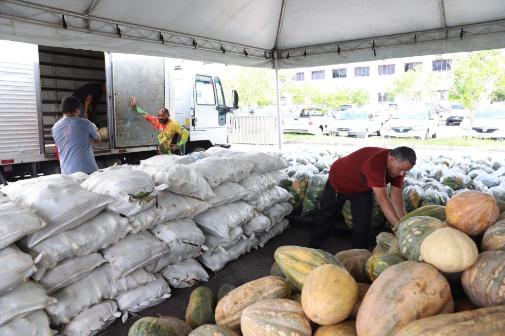 Governo do Amazonas comprou mais de 2 mil toneladas de produtos da agricultura familiar neste primeiro trimestre