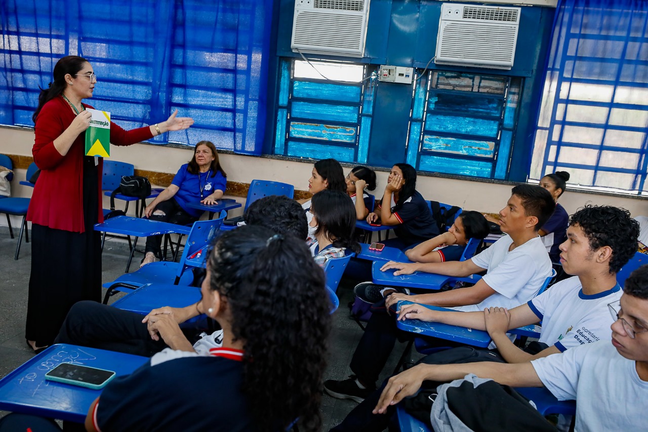 Oito escolas receberão palestras do Programa Parlamento Jovem da Aleam