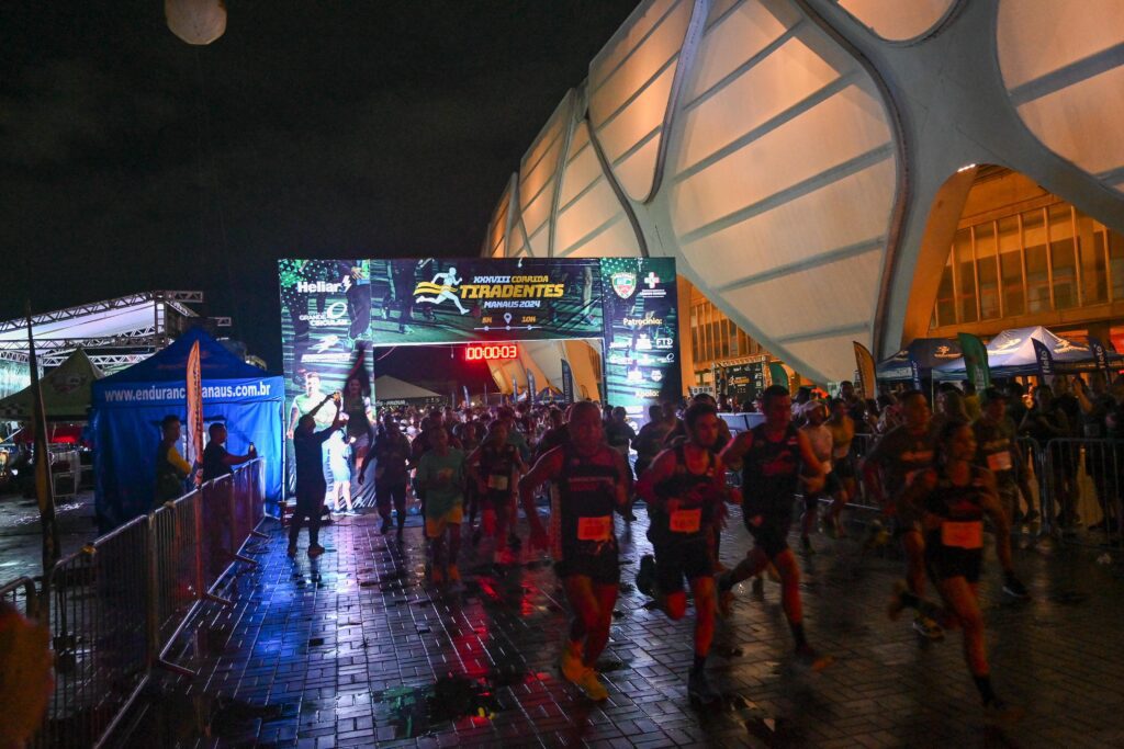 38ª Corrida Tiradentes da Polícia Militar do Amazonas reúne mais de 4 mil pessoas na Arena da Amazônia