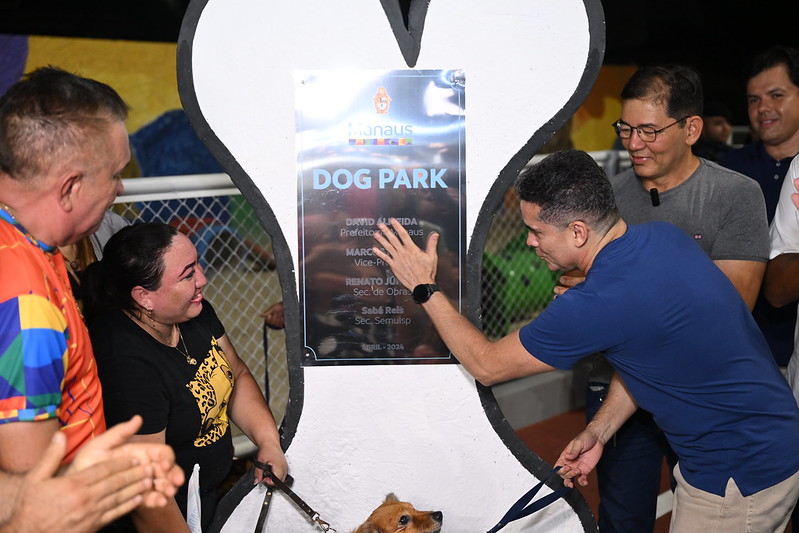 Prefeitura de Manaus entrega primeira praça com conceito “Família & pets”