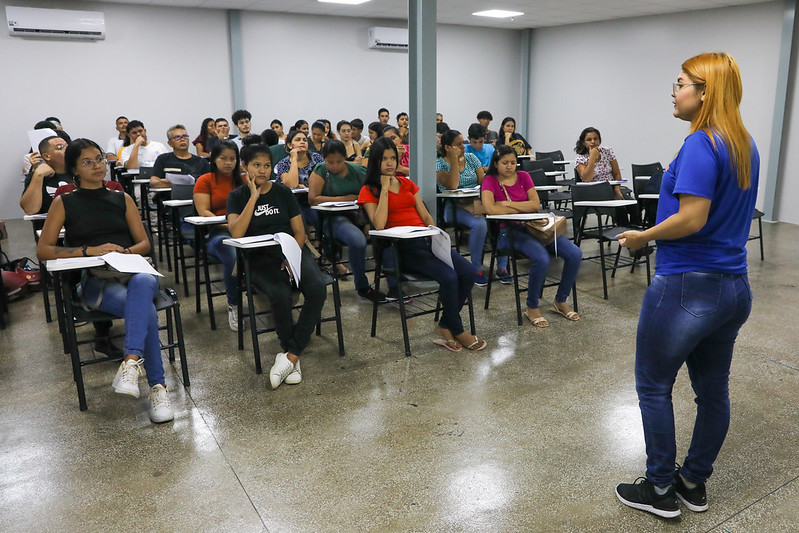 Prefeitura de Manaus oferta 160 vagas para curso básico de ‘Técnico em Celular’