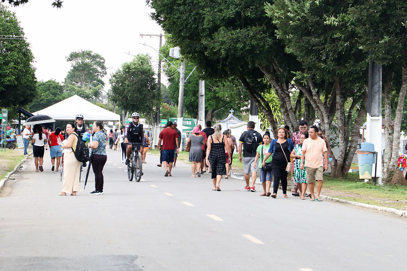 Cemitérios municipais recebem mais de 450 mil pessoas no Dia das Mães