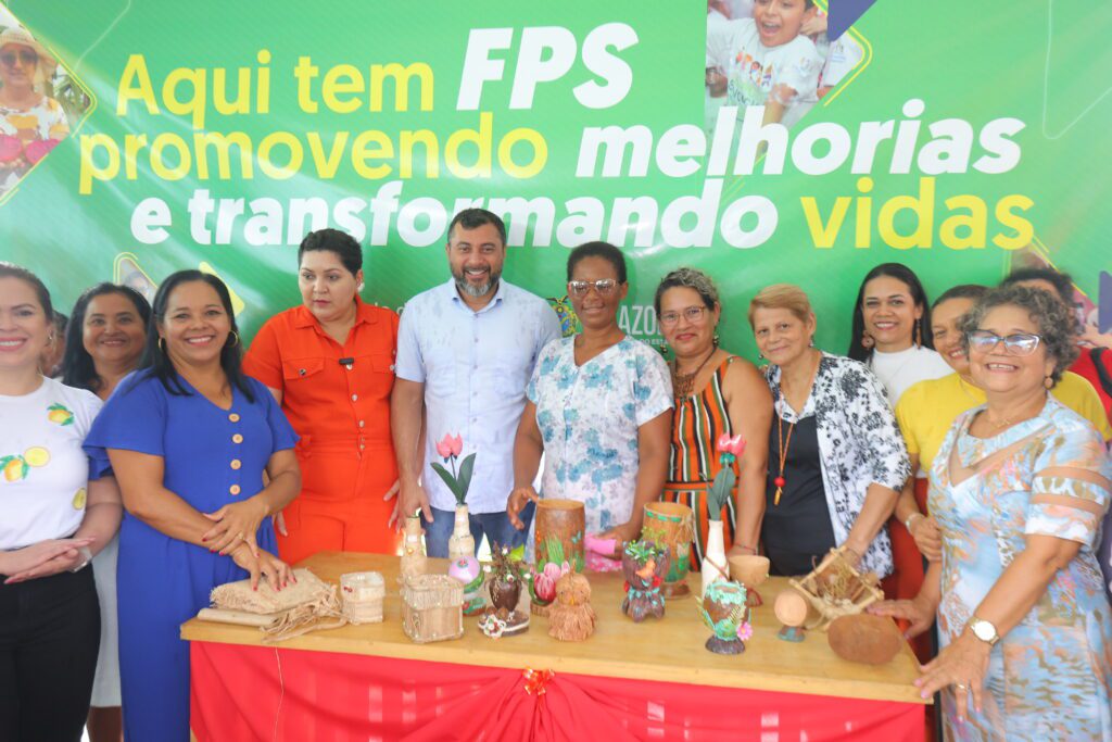 Em Presidente Figueiredo, Governo do Amazonas faz entregas para setor social e primário