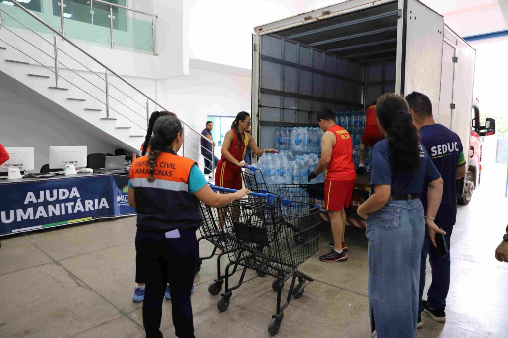 “AM pelo RS”: Secretarias de Educação e Segurança Pública arrecadam quase 3 toneladas de alimentos para o RS