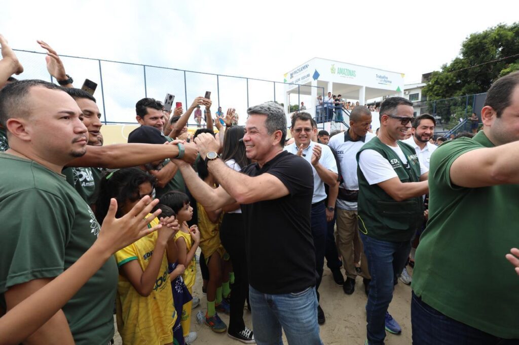 Governo do Amazonas entrega novo complexo esportivo na zona sul de Manaus e anuncia patrocínios a atletas e paratletas