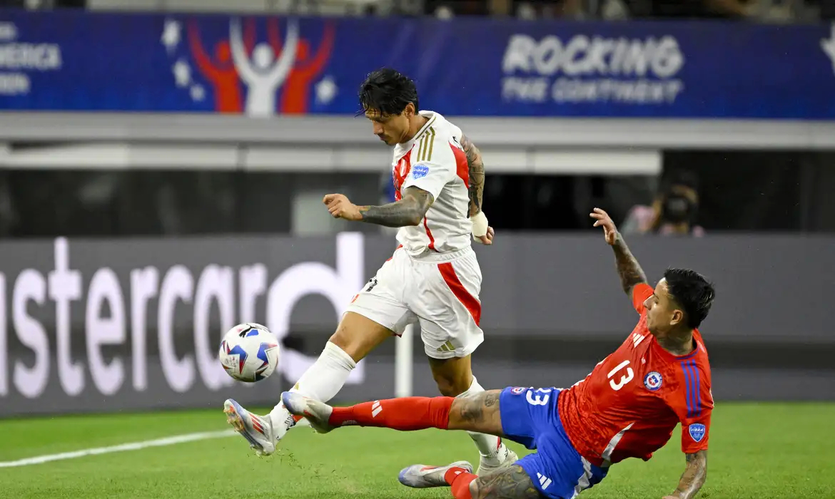 Chile e Peru não saem do 0 a 0 na Copa América