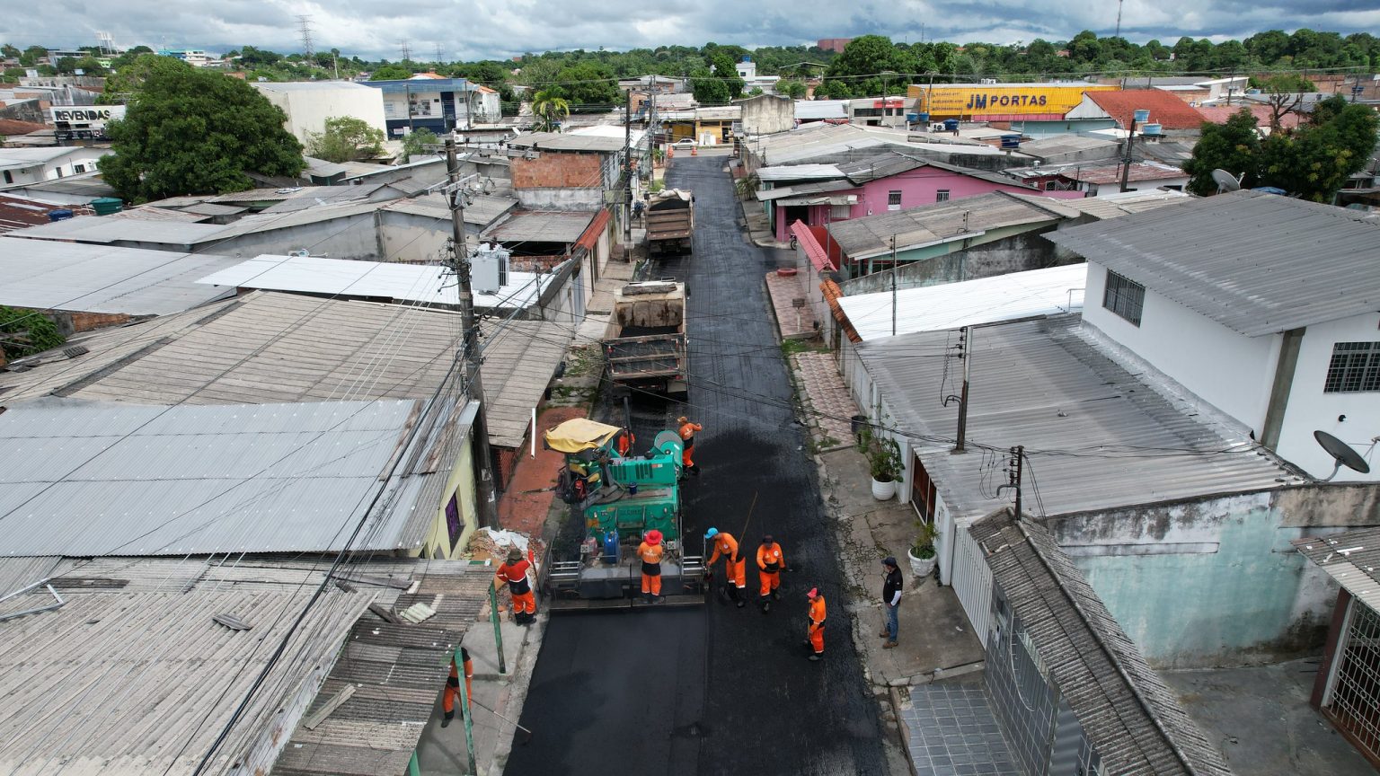 Em nova fase, ‘Asfalta Manaus’ da prefeitura alcança mais de 3 mil ruas com recapeamento