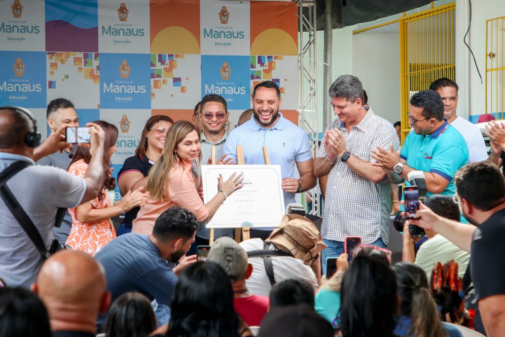 Prefeitura de Manaus reinaugura escola municipal São José 1 na zona ribeirinha