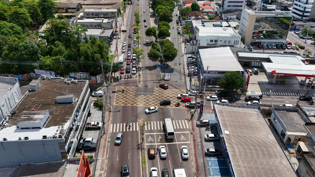 Obras de implantação de rede de esgoto irão interditar trecho entre o cruzamento das avenidas Djalma Batista e João Valério