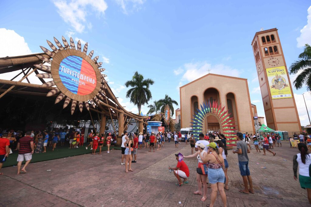 Festival de Parintins: Turistódromo reúne de forma gratuita os principais serviços de atendimento aos visitantes