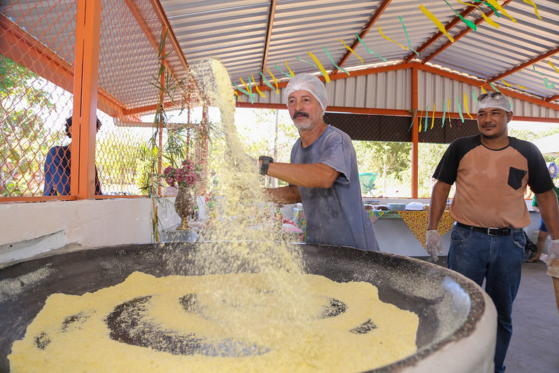 Prefeitura de Manaus investe na agricultura familiar com primeira Casa de Farinha na comunidade Hollywood