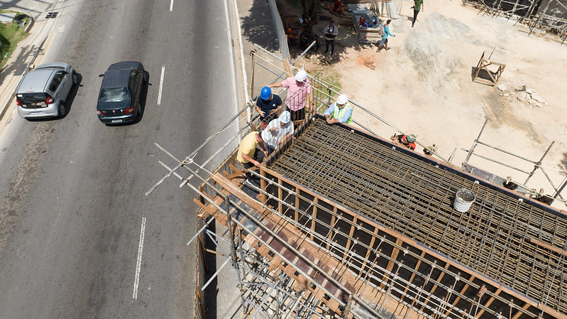 Viaduto que vai interligar avenidas Efigênio Salles e Torres chega a 30% de execução do projeto