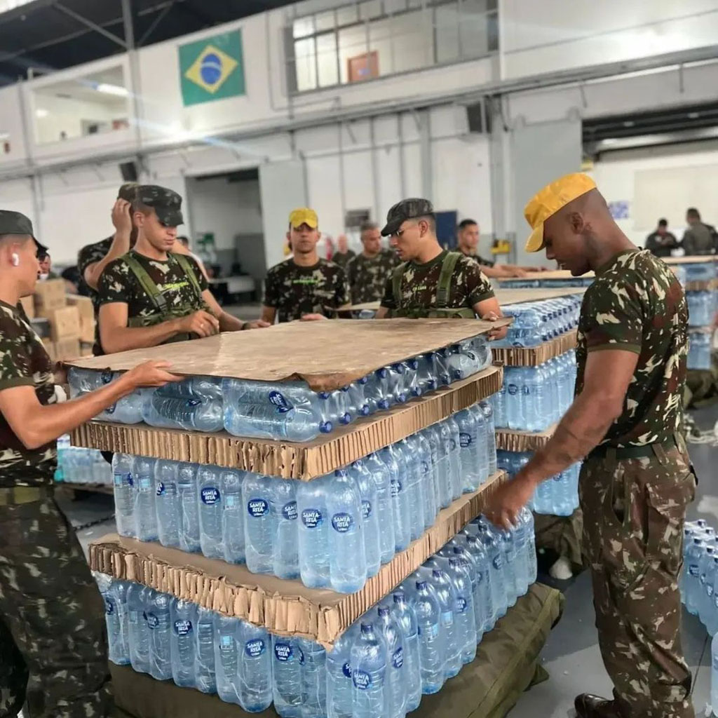 Exército leva nesta terça 75 toneladas de donativos para o RS