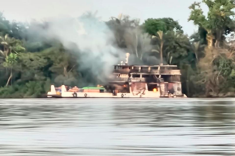 Embarcação explode e deixa várias pessoas gravemente feridas no Rio Negro