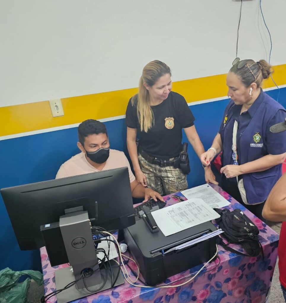 Famílias vítimas de incêndio em Nhamundá são atendidas em Delegacia Itinerante da Polícia Civil