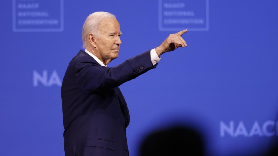 Joe Biden desiste de candidatura à presidência dos EUA e declara apoio a Kamala