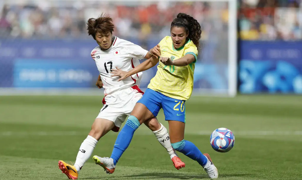 Brasil sofre virada do Japão no fim e se complica no futebol em Paris