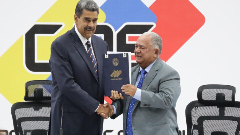 Cresce pressão para CNE divulgar atas da eleição da Venezuela