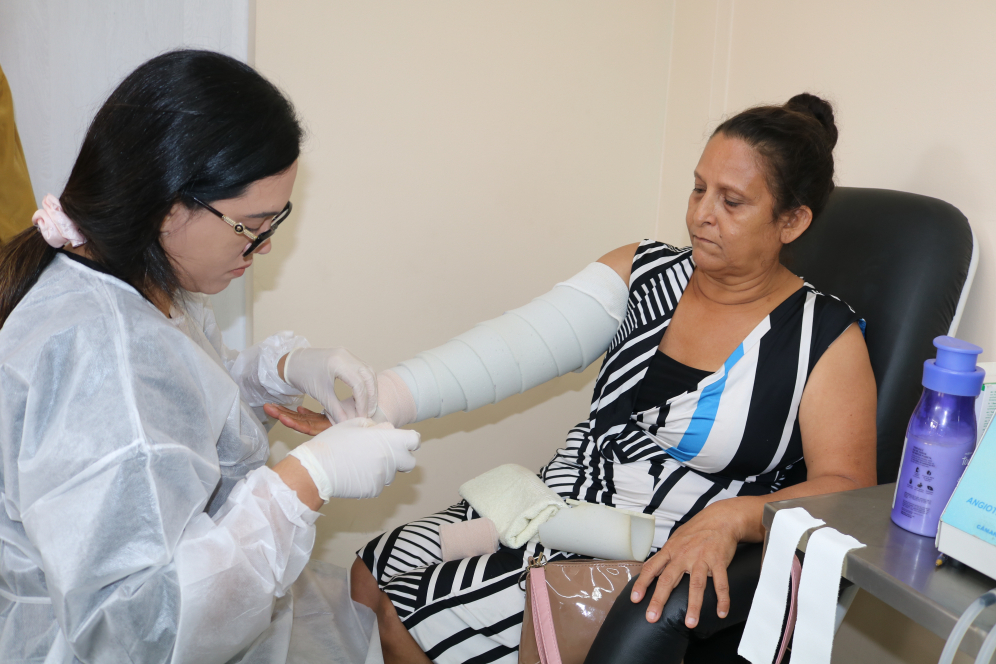 Linfedema: FCecon trata inchaço decorrente do tratamento oncológico