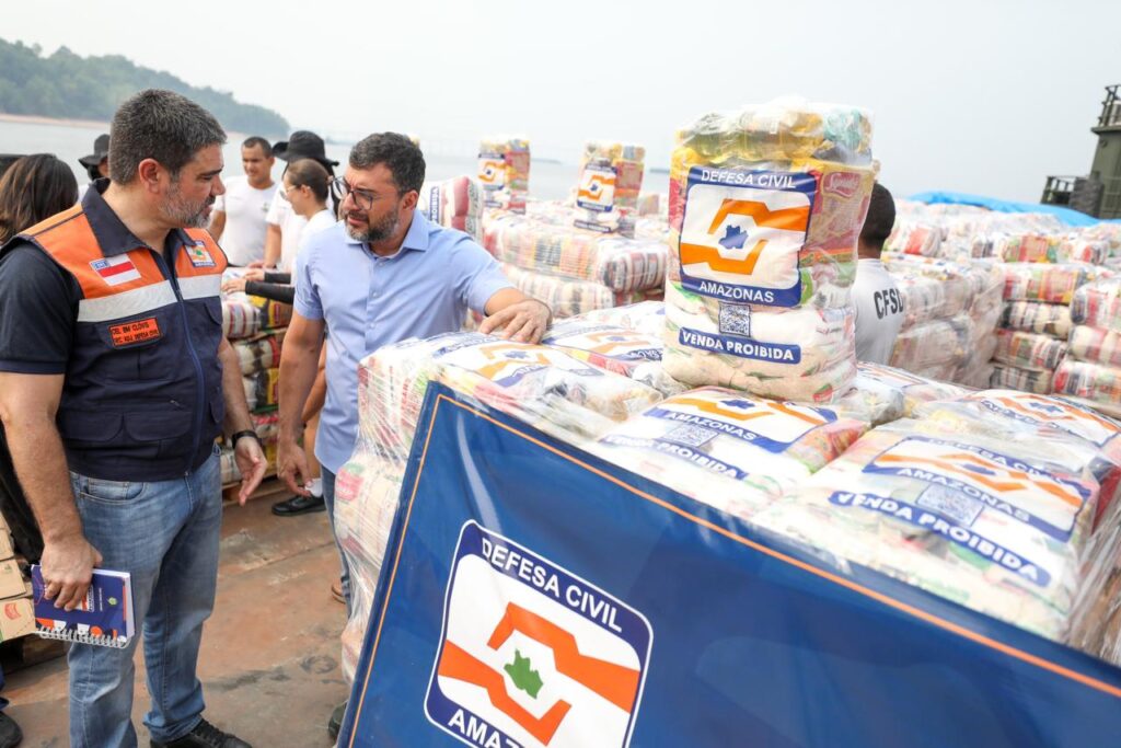 Governador Wilson Lima acompanha primeiro envio de ajuda humanitária para municípios já afetados pela estiagem