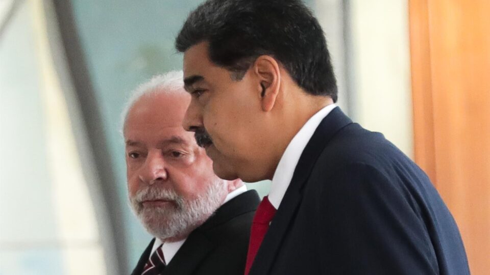 Reconhecimento da derrota de Maduro pelos EUA eleva pressão contra “neutralidade” de Lula